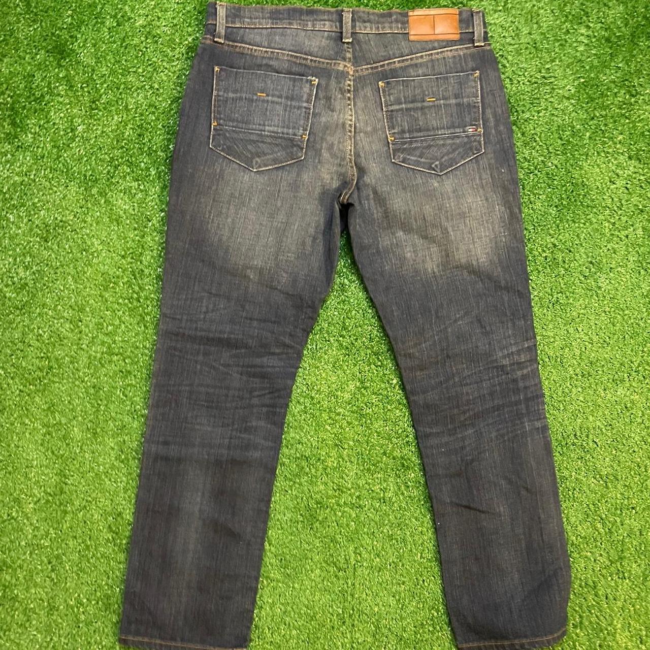Vintage Tommy Hilfiger Blue Jeans w/ a relaxed fit 34x30