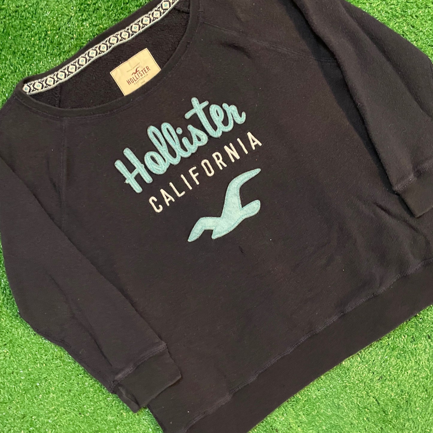 Hollister Co. Crewneck Sweatshirt w/ Light Blue Embroidery
