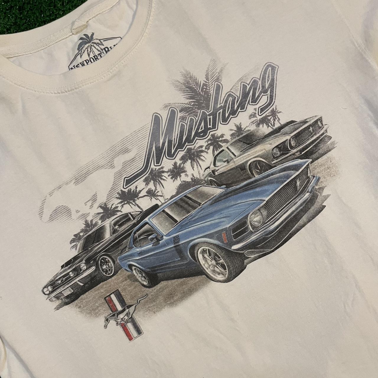 Vintage 90s Mustang Graphic Tee w/ Multi-Coloured Graphic