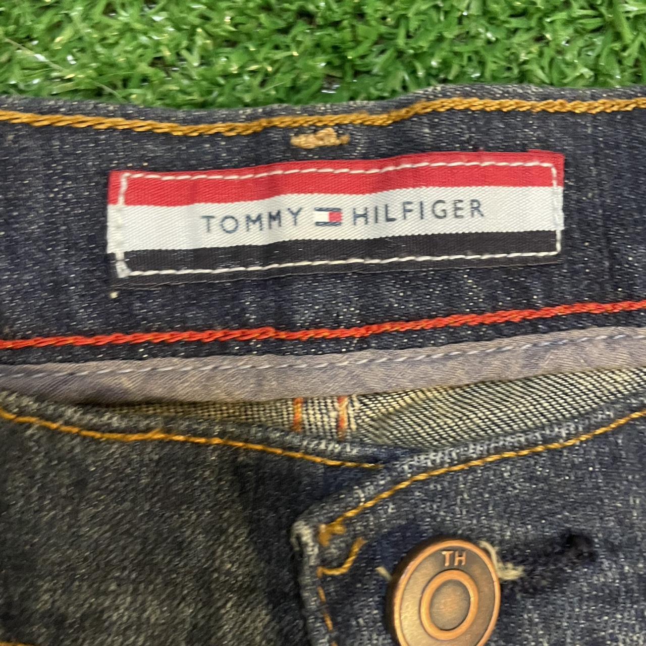 Vintage Tommy Hilfiger Blue Jeans w/ a relaxed fit 34x30
