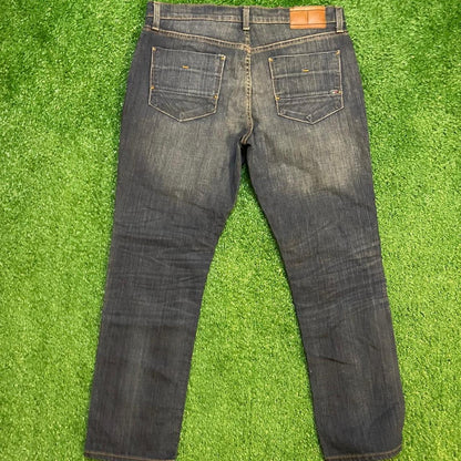 Vintage Tommy Hilfiger Blue Jeans w/ a relaxed fit 34x30