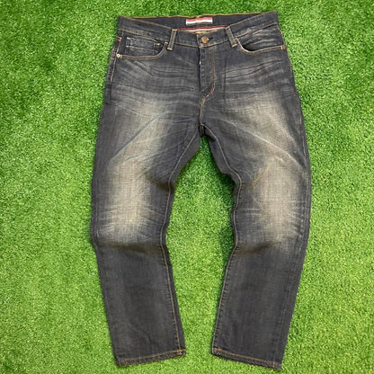 Vintage Tommy Hilfiger Blue Jeans w/ a relaxed fit 34x30