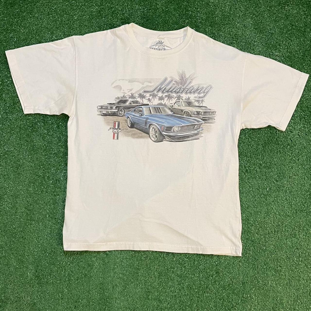 Vintage 90s Mustang Graphic Tee w/ Multi-Coloured Graphic
